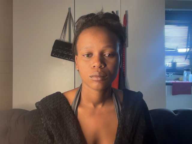 SexyBaddie's BongaCams show and profile