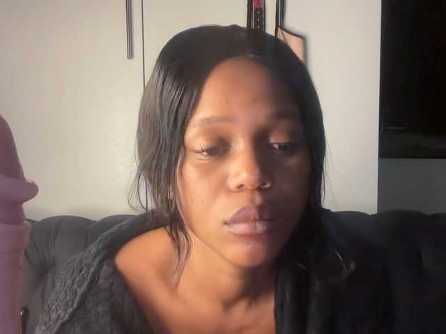 SexyBaddie's BongaCams show and profile