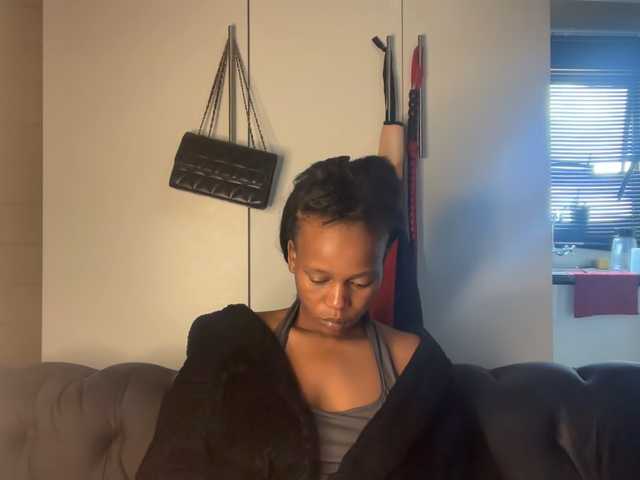 SexyBaddie's BongaCams show and profile