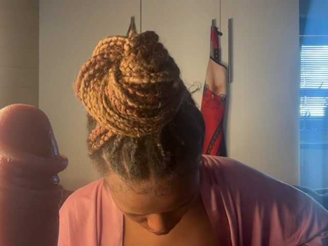 SexyBaddie's BongaCams show and profile