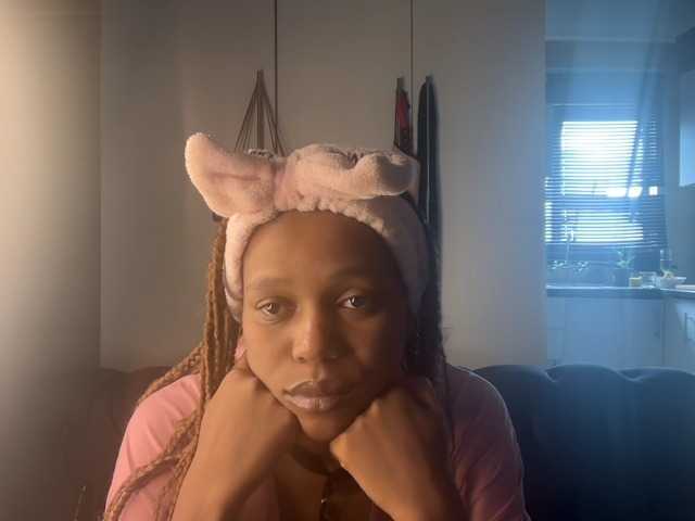 SexyBaddie's BongaCams show and profile