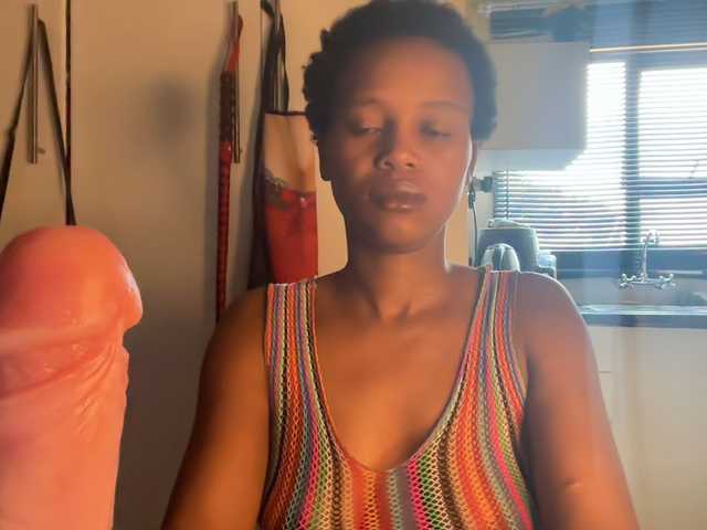 SexyBaddie's BongaCams show and profile