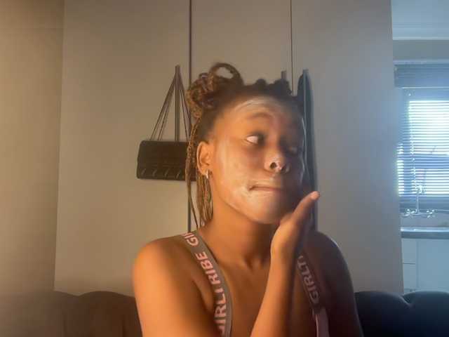 SexyBaddie's BongaCams show and profile