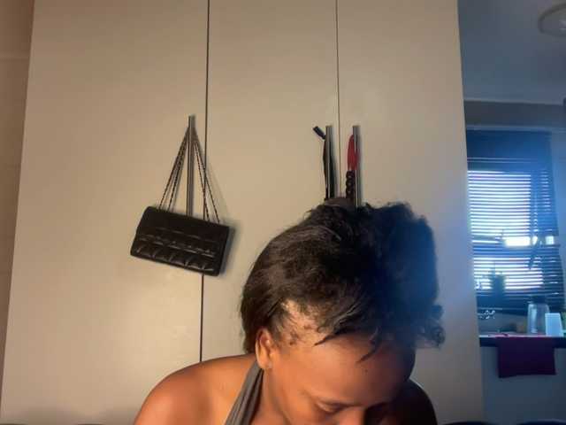 SexyBaddie's BongaCams show and profile