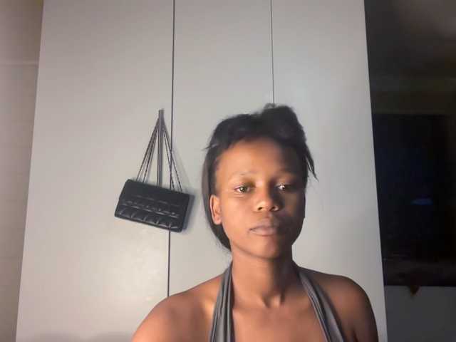 SexyBaddie's BongaCams show and profile