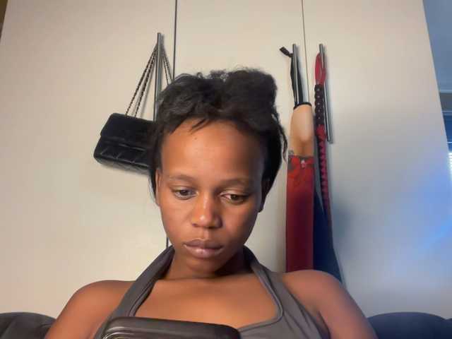 SexyBaddie's BongaCams show and profile