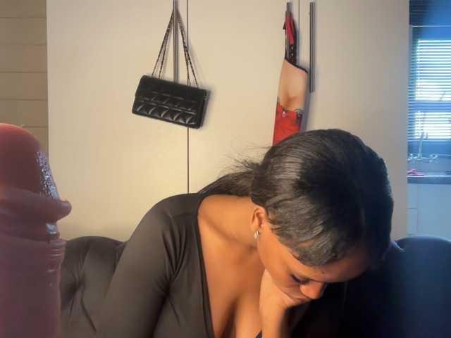 Sexyasszeee webcam bongacams model stream image