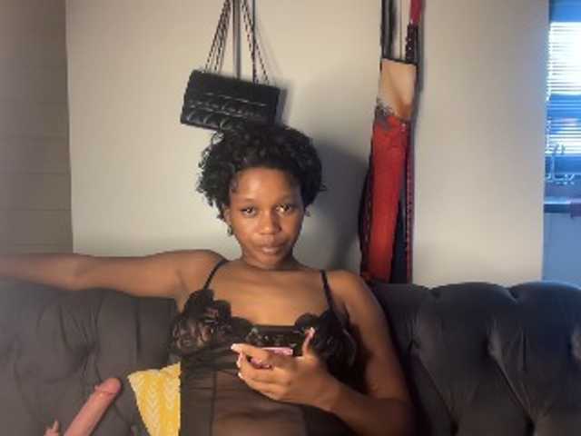 SexyBaddie's BongaCams show and profile