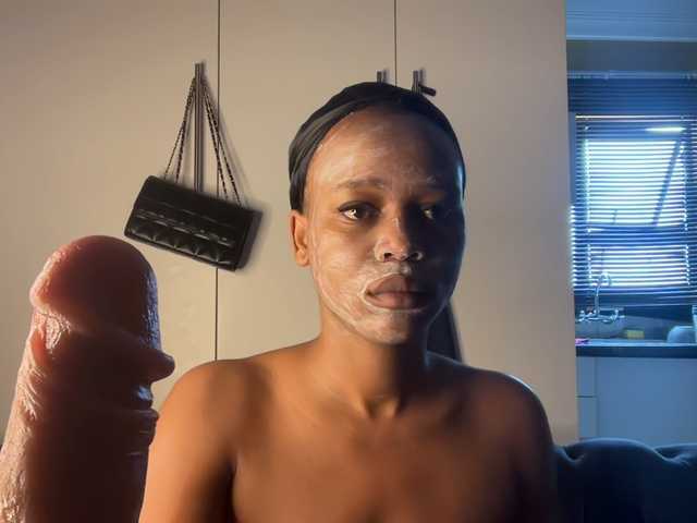 SexyBaddie's BongaCams show and profile