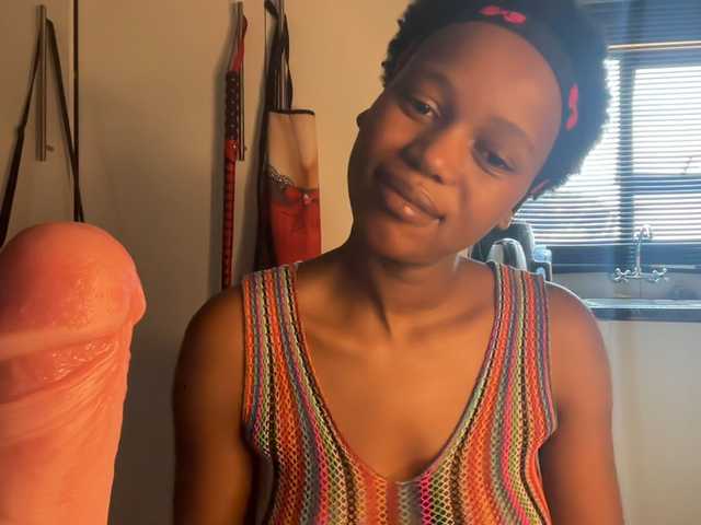 SexyBaddie's BongaCams show and profile