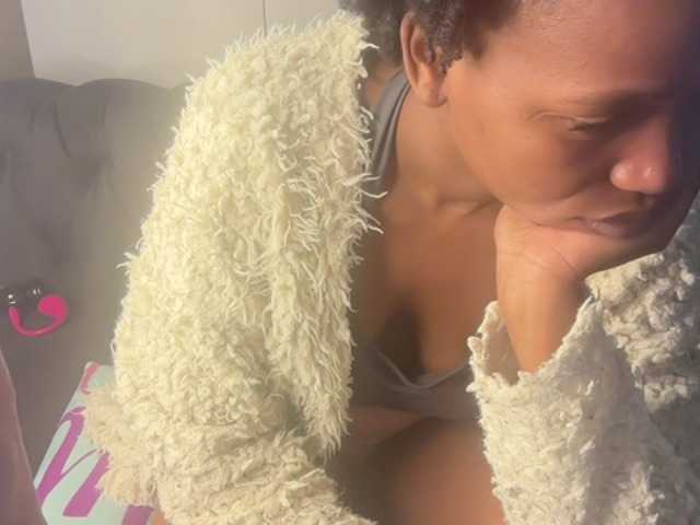 SexyBaddie's BongaCams show and profile