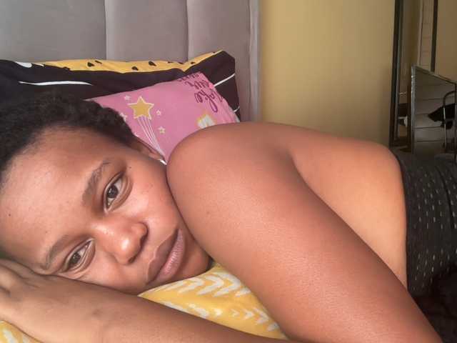 SexyBaddie's BongaCams show and profile