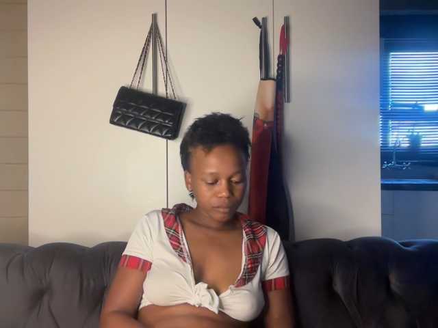 SexyBaddie's BongaCams show and profile