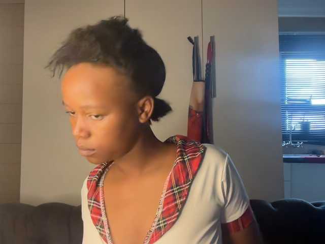 SexyBaddie's BongaCams show and profile