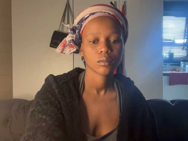 SexyBaddie's BongaCams show and profile