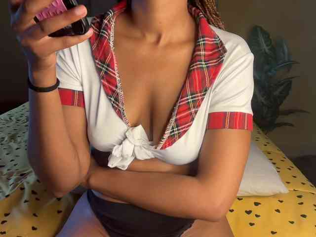 SexyBaddie webcam
