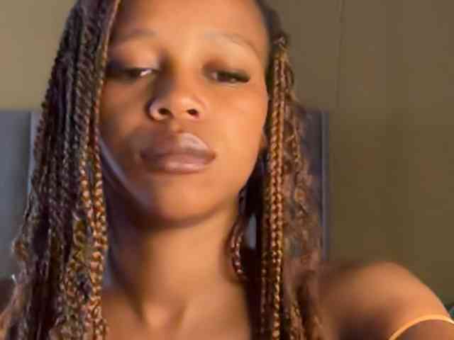 SexyBaddie webcam
