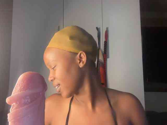 SexyBaddie Live Webcam on BongaCams