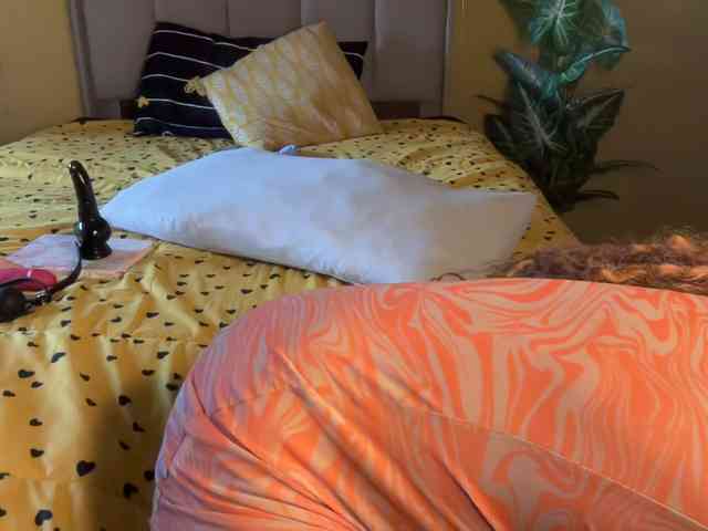 SexyBaddie webcam