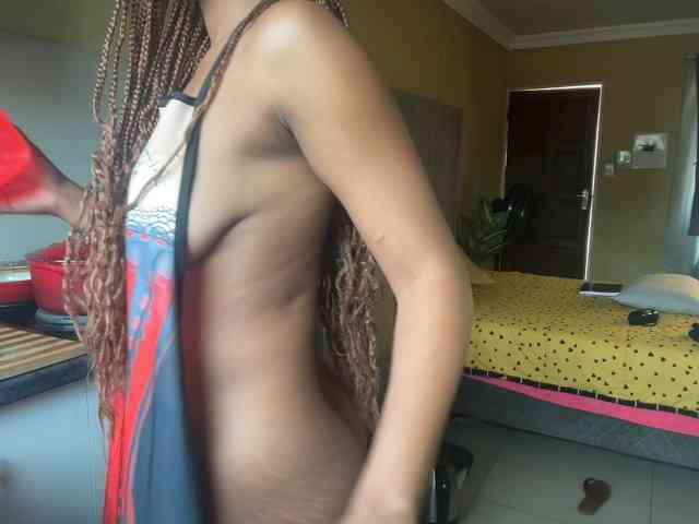 SexyBaddie webcam