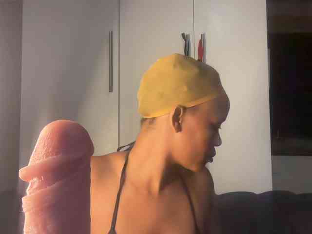 SexyBaddie Live Webcam on BongaCams