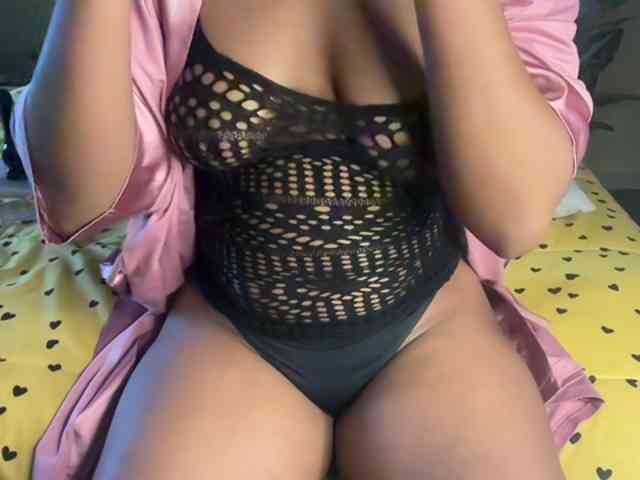 SexyBaddie webcam