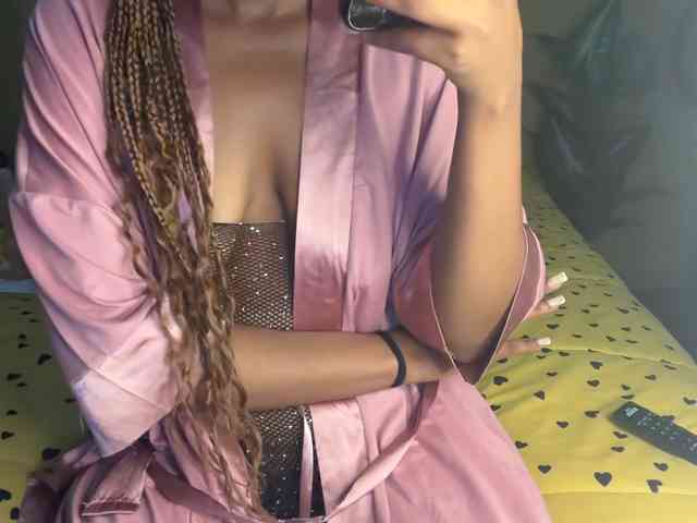 SexyBaddie webcam