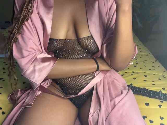 SexyBaddie webcam