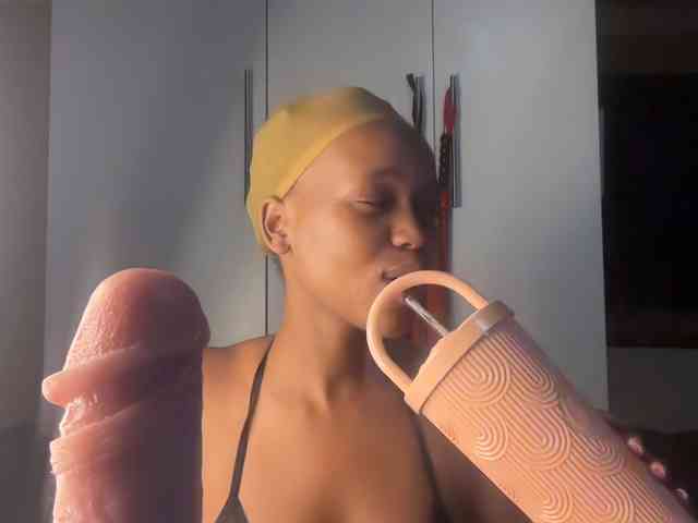 SexyBaddie Live Webcam on BongaCams