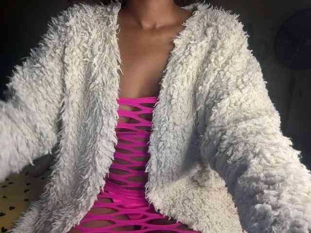 SexyBaddie webcam