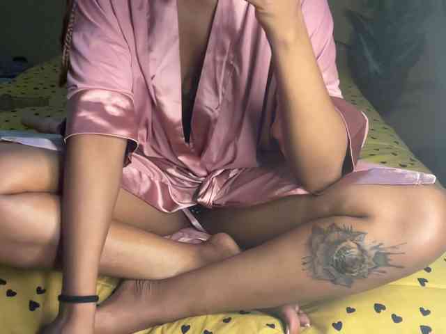 SexyBaddie webcam