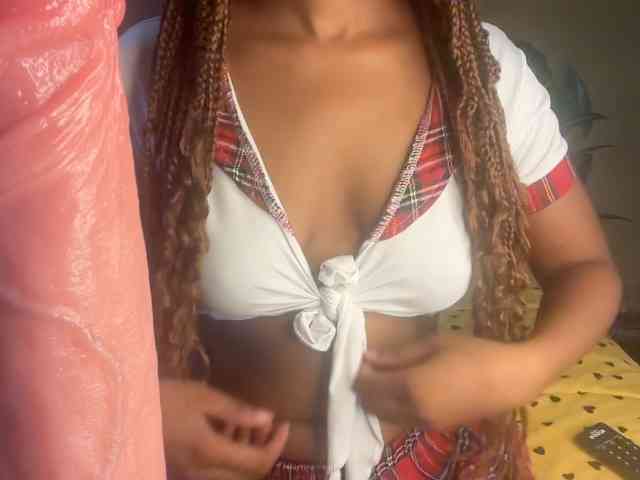 SexyBaddie webcam