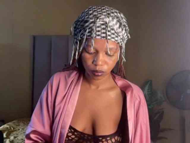 SexyBaddie webcam