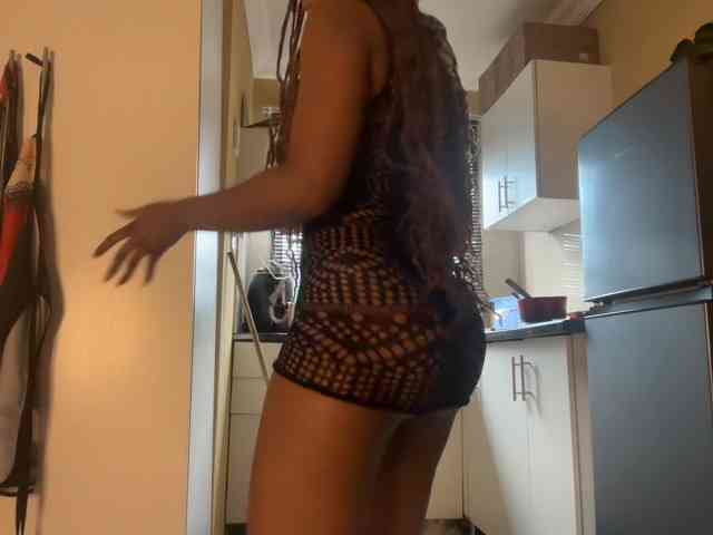 SexyBaddie webcam