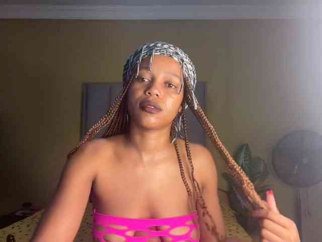SexyBaddie webcam