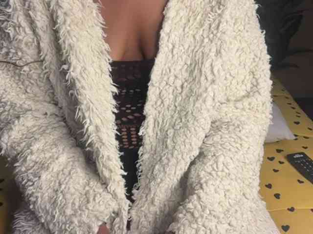 SexyBaddie webcam