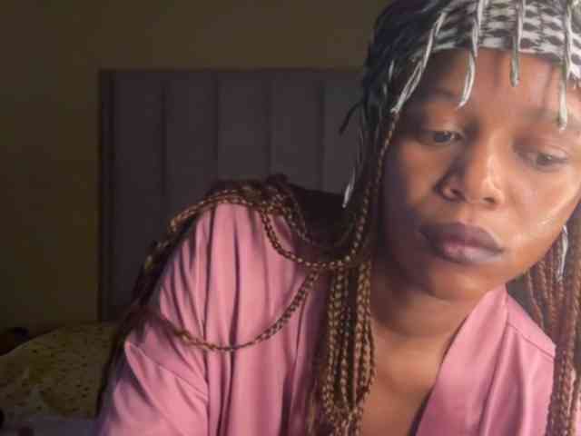 SexyBaddie webcam