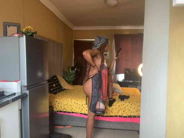 SexyBaddie webcam