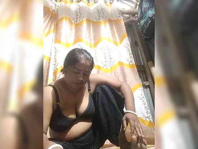 Boudipriya webcam