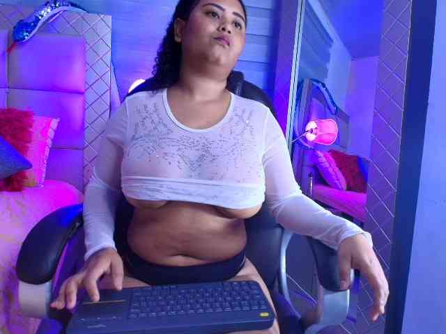 kiiaraaa webcam