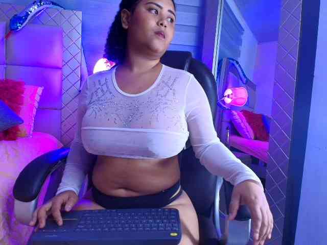 kiiaraaa webcam