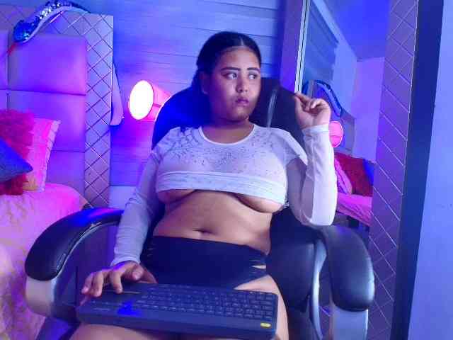 kiiaraaa webcam