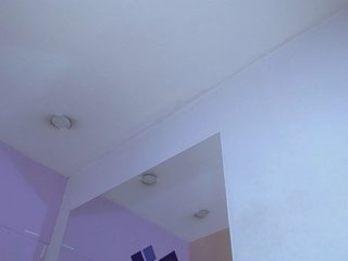 Alanna-Fox- Porn Show