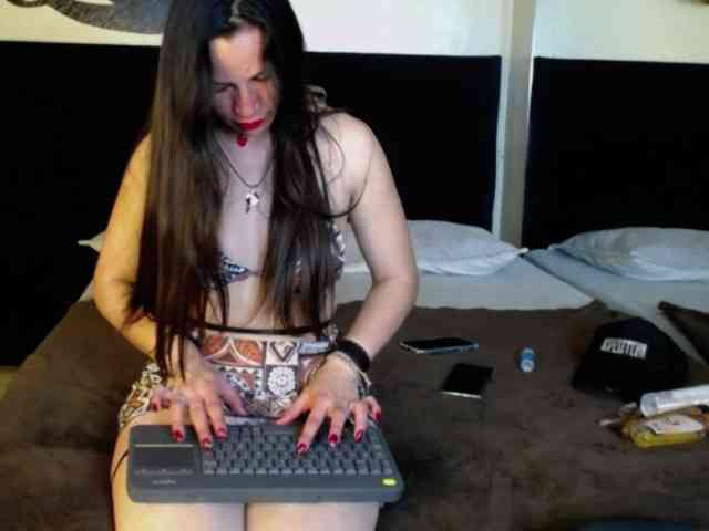 Alanna-Fox- webcam
