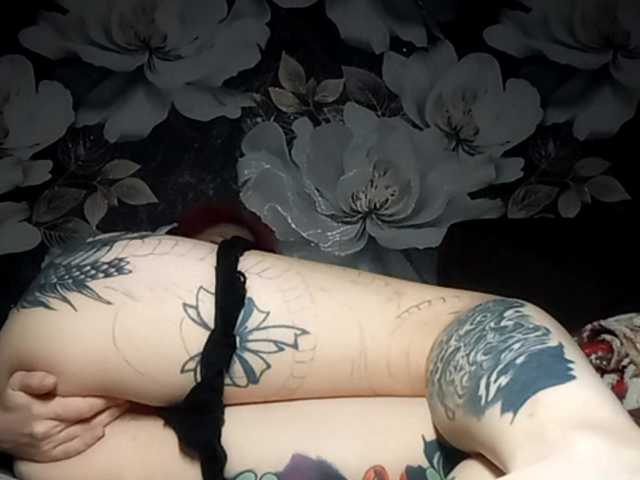 Masturbate to sexy stripper LiaCusson LiaCusson from BongaCams