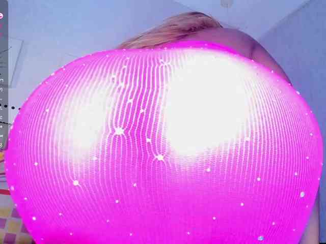 xNahomi webcam