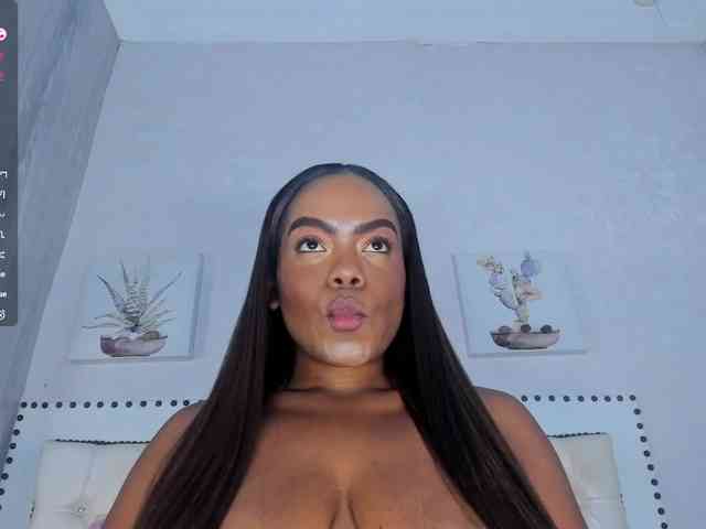 xNahomi webcam