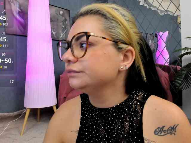 AshleyBrook bongacams