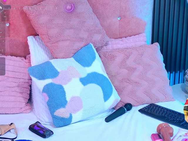 LiaTeylor's BongaCams show and profile