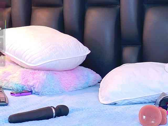LiaTeylor Live Webcam on BongaCams